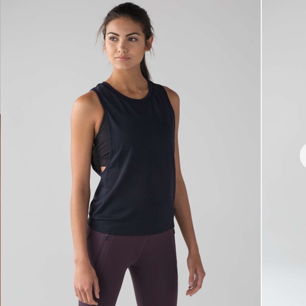Lululemon Breeze By Muscle Tank II
Midnight Navy Blue size 12 fit